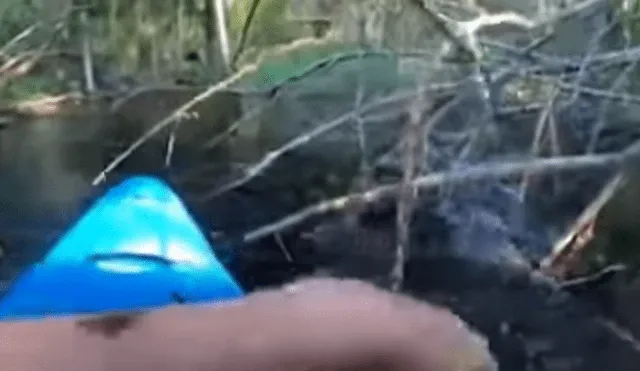 Video es viral en YouTube. El hombre logró captar el aterrador momento que vivió mientras navegaba por un peligroso río de Estados Unidos. Fotocaptura: YouTube