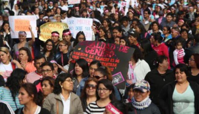   Feministas exigen se apruebe cuota de género en reforma electoral