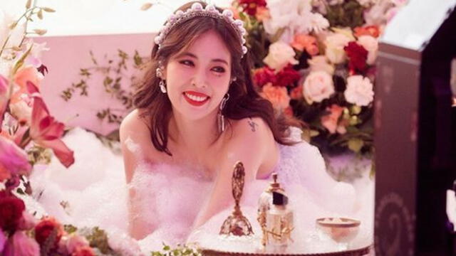 Hyuna se hizo dos piercings en la clávicula y lo presume en Instagram