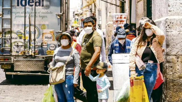 peligro en la calle. Niños pueden convertirse en foco de contagio de la COVID-19 en Arequipa, según Comando.
