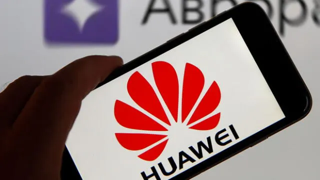 Huawei desarrolla su propia sistema operativo, pero busca otra opción más.