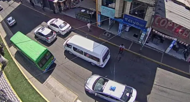 Tacna: Graban a conductor realizando maniobras temerarias para ganar pasajeros
