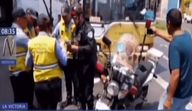 La Victoria: Inspectores municipales son captados recibiendo coimas [VIDEO]