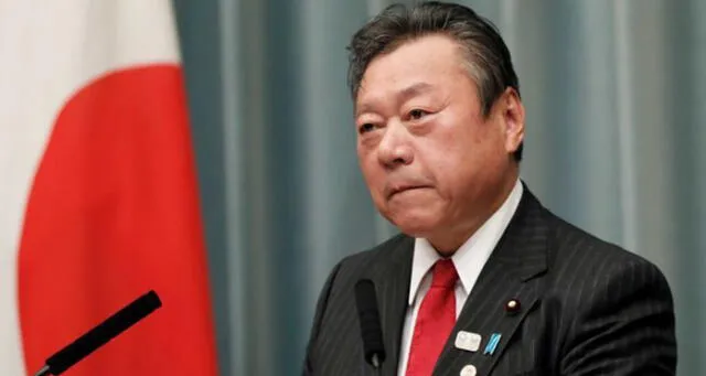 Japón: Ministro de ciberseguridad no sabe que es un USB y nunca ha usado una PC