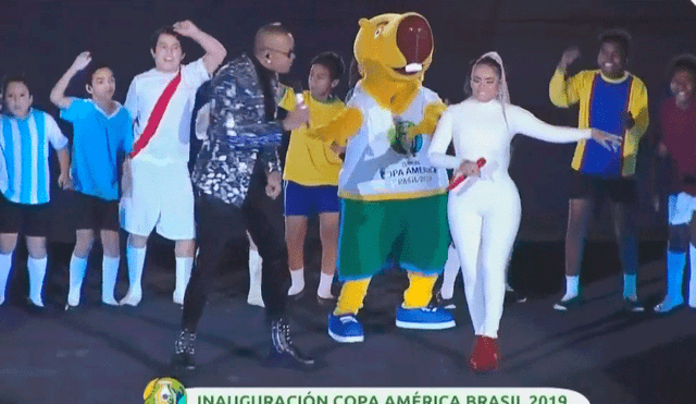 Critican a Karol G por errar hasta en el playback durante show de la Copa América
