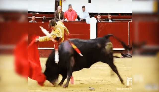 YouTube: Torero español indulta a toro tras sufrir brutal cornada [VIDEO]