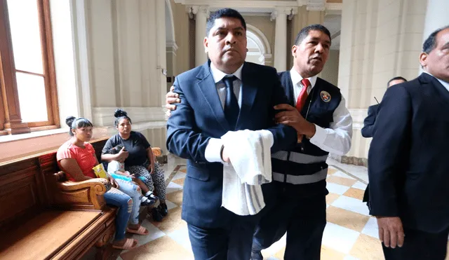 Poder Judicial dicta impedimento de salida contra César Villanueva