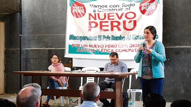 "Verónika Mendoza: “Nueva Ley de Hidrocarburos deja en el aire a Petroperú”