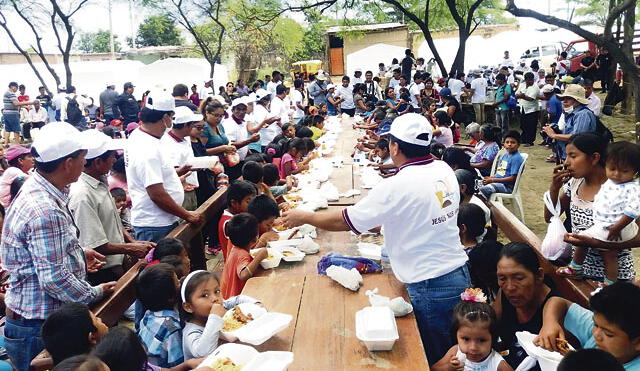 Más de 5 mil personas damnificadas de Catacaos recibieron “siete potajes”  