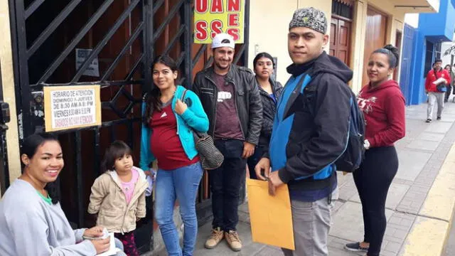 Ciudadanos venezolanos preocupados en Chimbote por pedido de pasaporte 