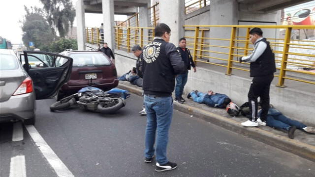 Banda delincuencial interceptó a camión con mercadería en puente La Atarjea y fueron detenidos en el puente Nocheto. (Foto: Policía Nacional del Perú)