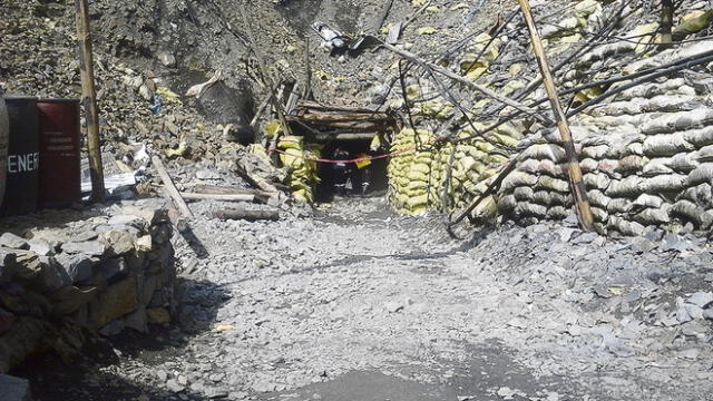 Delincuentes asaltan socavón minero de La Rinconada en Puno 