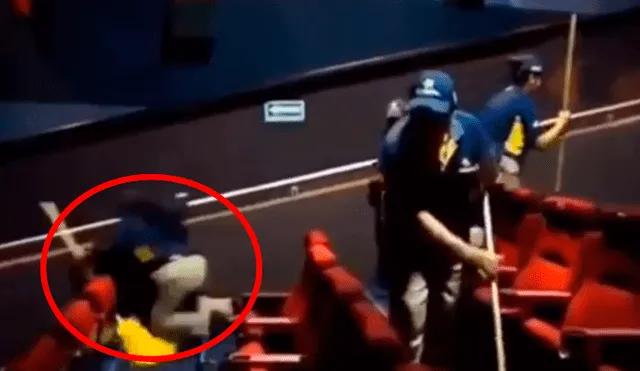 Facebook viral: brutal caída sufre empleada de Cinépolis mientras limpiaba la sala [VIDEO]