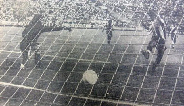 En 1975, Alianza Lima jugó una 'final' ante Alfonso Ugarte, de Puno, de la que logró salir victorioso. Foto: Historial Blanquiazul.