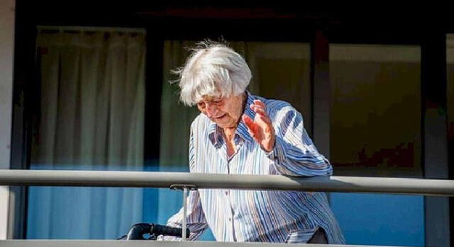 Tiene 107 años y se convierte en la mujer más longeva en curarse del coronavirus