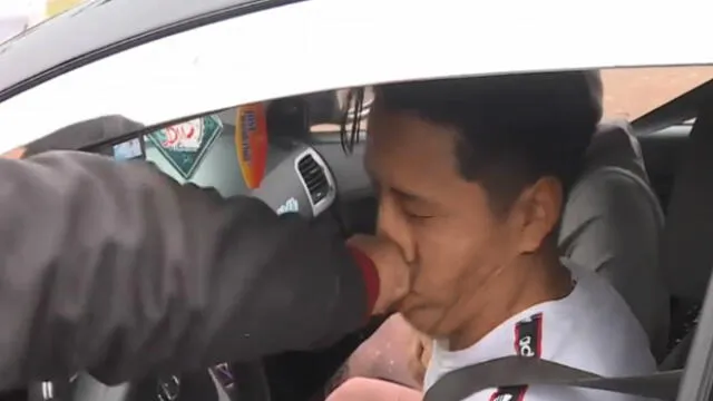 Sujeto fue golpeado por un grupo de conocidos de la víctima y su familia. (Foto: Captura de video / América TV)