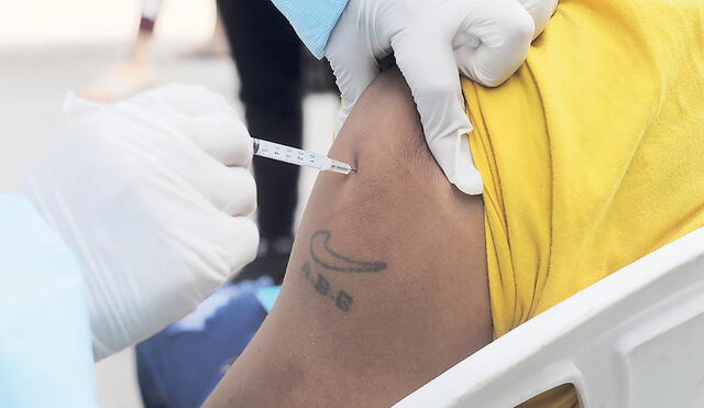 ¿Y la vacuna? La inmunización en el Perú no tiene fecha definida. Foto: Jorge Cerdán/La República