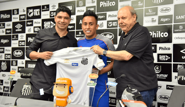 Presidente del Santos aseguró que Christian Cueva tiene muchas posibilidades de irse del club.