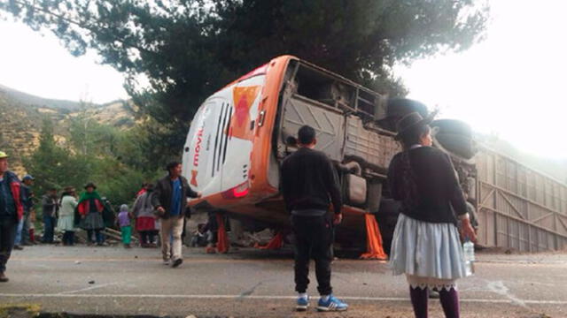 Bus de Movil Tours se despista y deja 5 muertos en Ayacucho