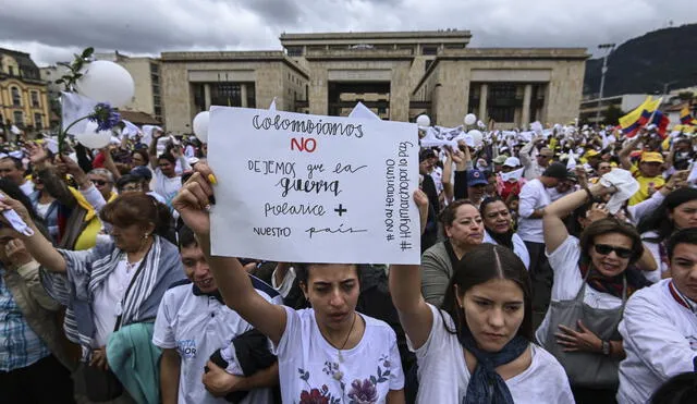 Colombianos en emotiva jornada contra el terror 