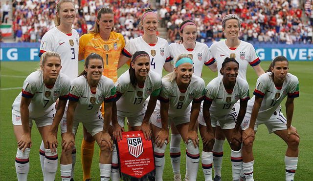 Las jugadoras de la selección femenina de Estados Unidos reclamaron que se igualen los sueldos respecto a sus pares masculinos. Foto: AFP.