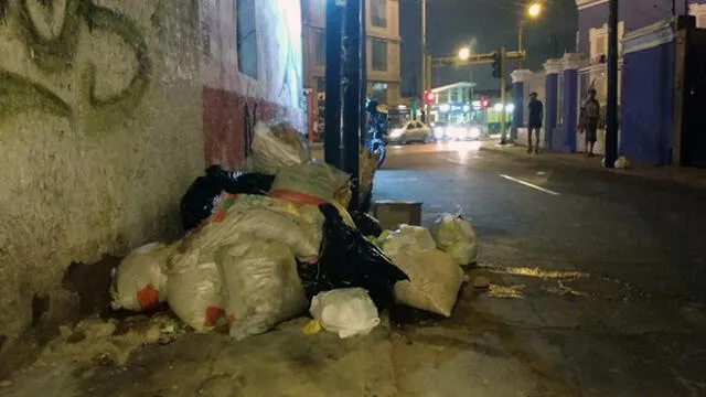 Barranco: basura y desmonte  obstruye vía peatonal