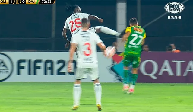 Olimpia vs. Defensa y Justicia: Emmanuel Adebayor ve la roja tras brutal patada a lo “Chiquito” Flores [VIDEO]