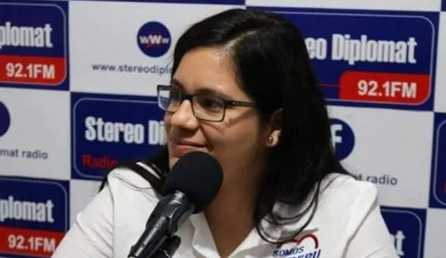 Gabriela Lozada quien vuelve a postular al Congreso señala que su lista es la reconocida por su partido. Foto: Difusión