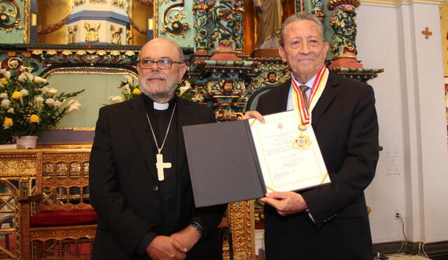 Obispado del Callao otorga medalla a Petroperú