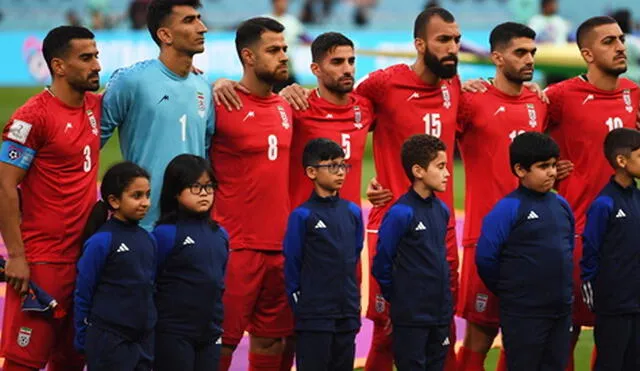Inglaterra vs Irán: Los jugadores de la selección Iraní no cantaron su himno nacional en modo de protesta. Foto: EFE