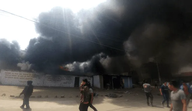 Reportan incendio en fábrica de Carabayllo. Foto: GLR