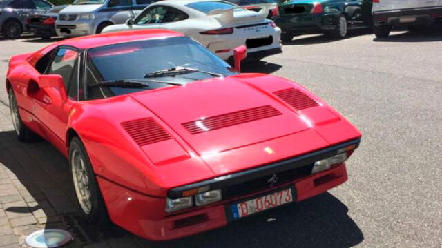 Hombre se roba lujoso Ferrari en medio de una prueba de manejo