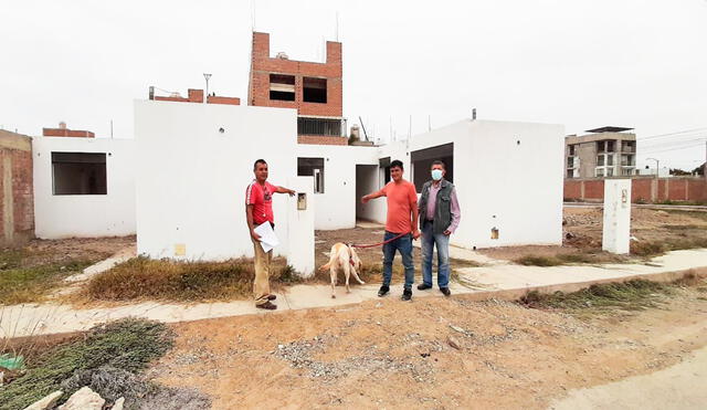 Moradores señalan casas que iban a ser destinadas para policías y que, ahora, sirve para hampones.