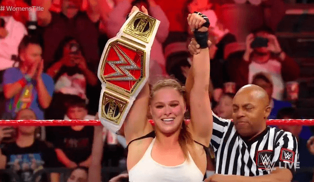 WWE RAW en español: Ronda Rousey cerró el show reteniendo su título femenino