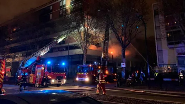 Violenta explosión sacude edificio en el centro de París [VIDEO]