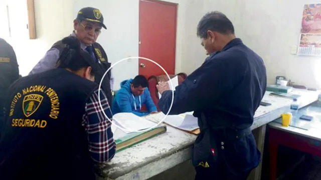 Cajamarca: Intervienen a trabajador del INPE intentando ingresar celulares a penal