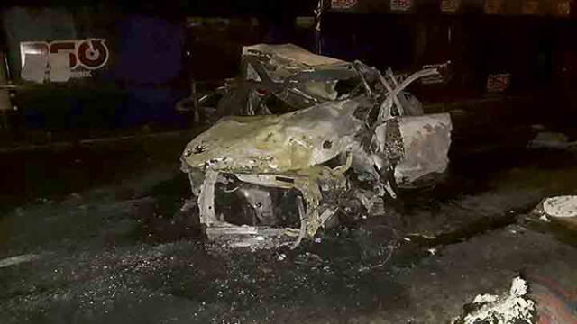 Auto explota y calcina a madre y su bebé tras accidente en Arequipa