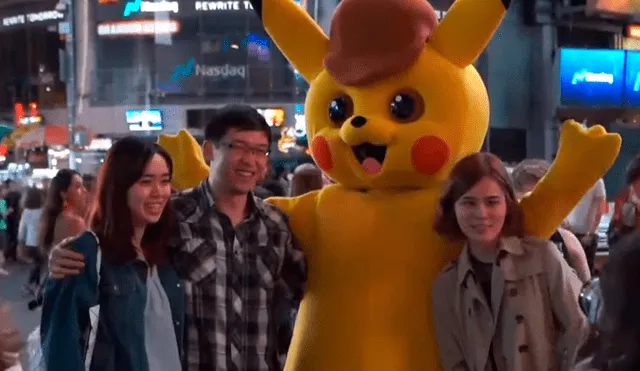 En YouTube, un joven sorprendió a su pareja al vestirse de Pikachu para pedirle matrimonio.