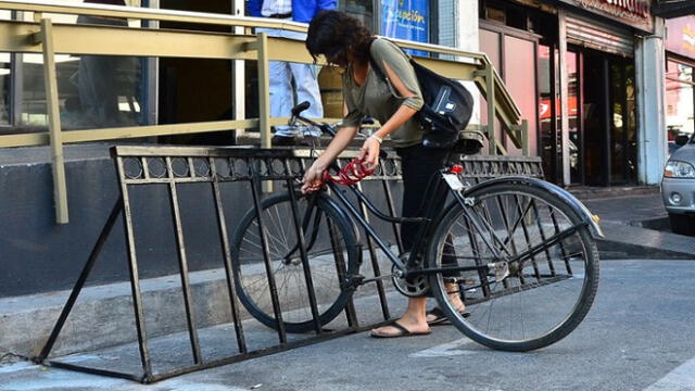 Proponen que estacionamientos deben contar con accesos seguros para bicicletas