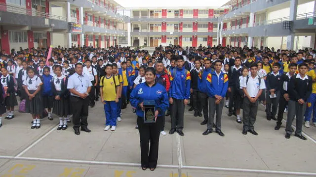 Lambayeque: escolares reciben visita de ingeniera astronáutica de la NASA  