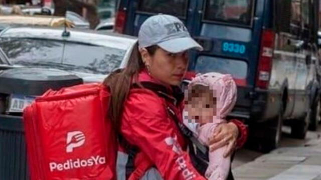 Madre venezolana trabaja desde hace dos meses en la empresa PedidosYa para cubrir las necesidad de su bebé. Foto: Jesús Quiles.