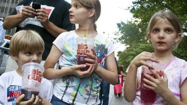 Niños y adolescentes tienen prohibido comprar gaseosas en esta ciudad de Estados Unidos