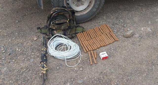 El detenido llevaba 25 cartuchos de dinamita, 25 metros de mecha y 100 fulminantes.