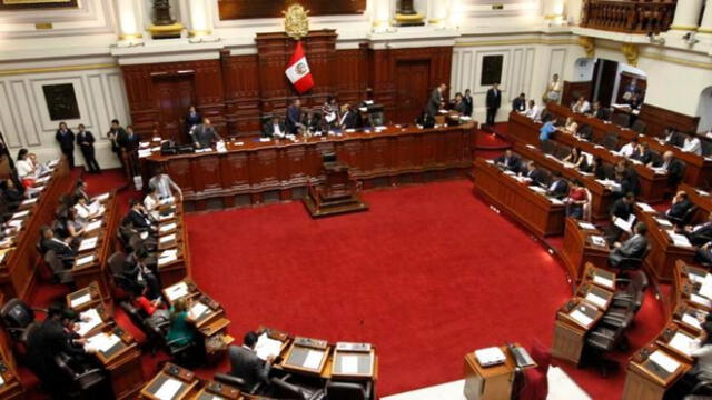 Pleno del Congreso suspende debate sobre renuncia de PPK