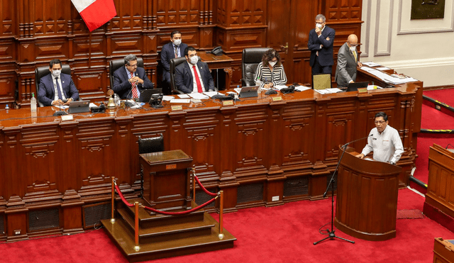 Vicente Zeballos: panorama de sus presentaciones ante el Congreso como primer ministro