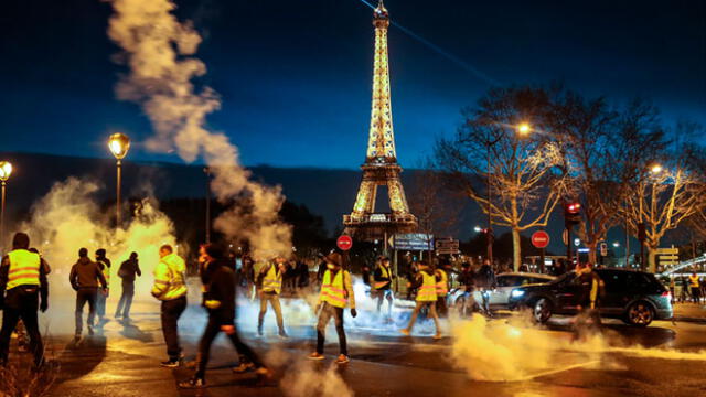 Francia: reducirían impuestos tras protestas de chalecos amarillos [FOTOS]