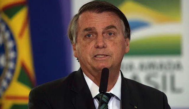 El presidente de Brasil, jair Bolsonaro, advirtió que no tenía prisa de gastar más de 4.000 millones de dólares en dosis de vacunas contra la COVID-19. Foto: EFE