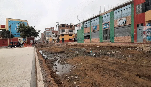 Se reportaron presencia de aniegos en la ejecución de trabajos en la avenida El Dorado. Foto: Carlos Romero / La República