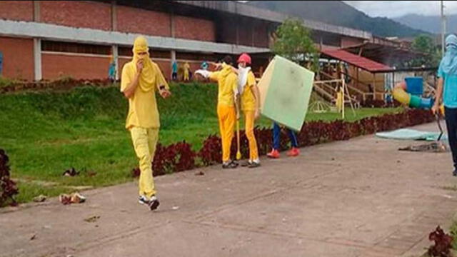 Presos protestando por más comida en Venezuela.