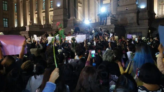 Eyvi Ágreda: colectivos y ciudadanos realizan plantón frente a Palacio de Justicia [EN VIVO] 